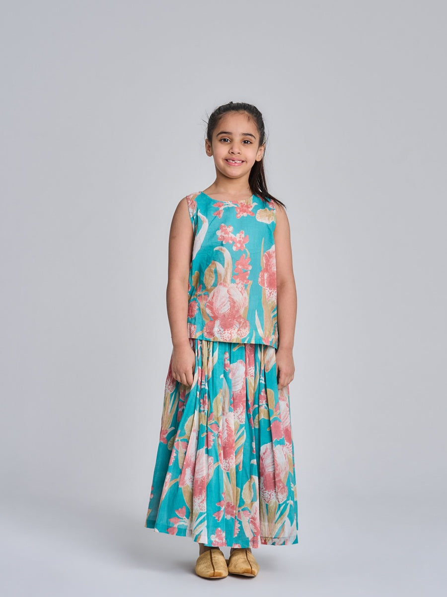 Kids 4- sleeveless + skirt 13C