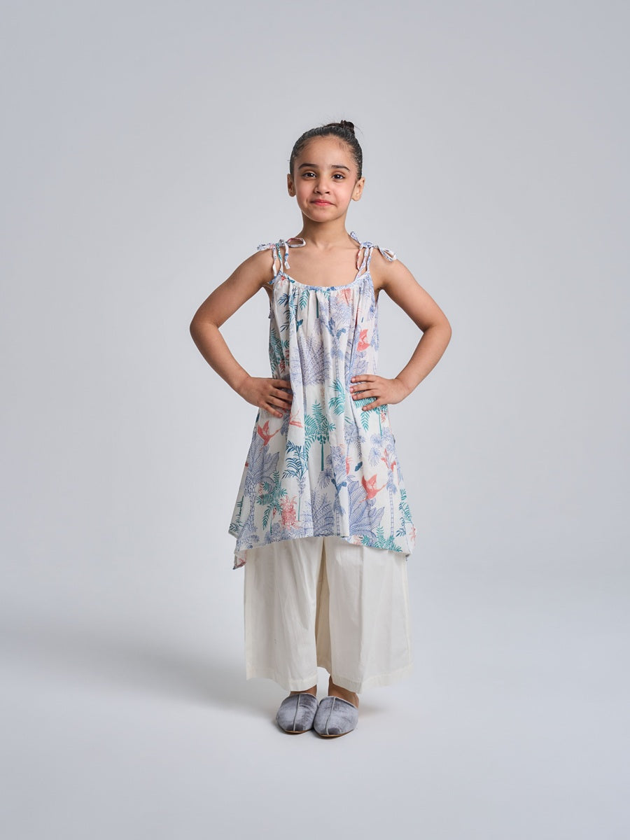 Kids 11- sleeveless +loose pants12A