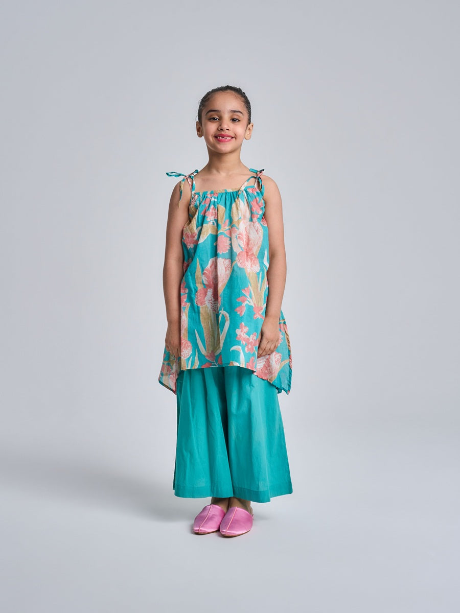 Kids 11- sleeveless +loose pants13C