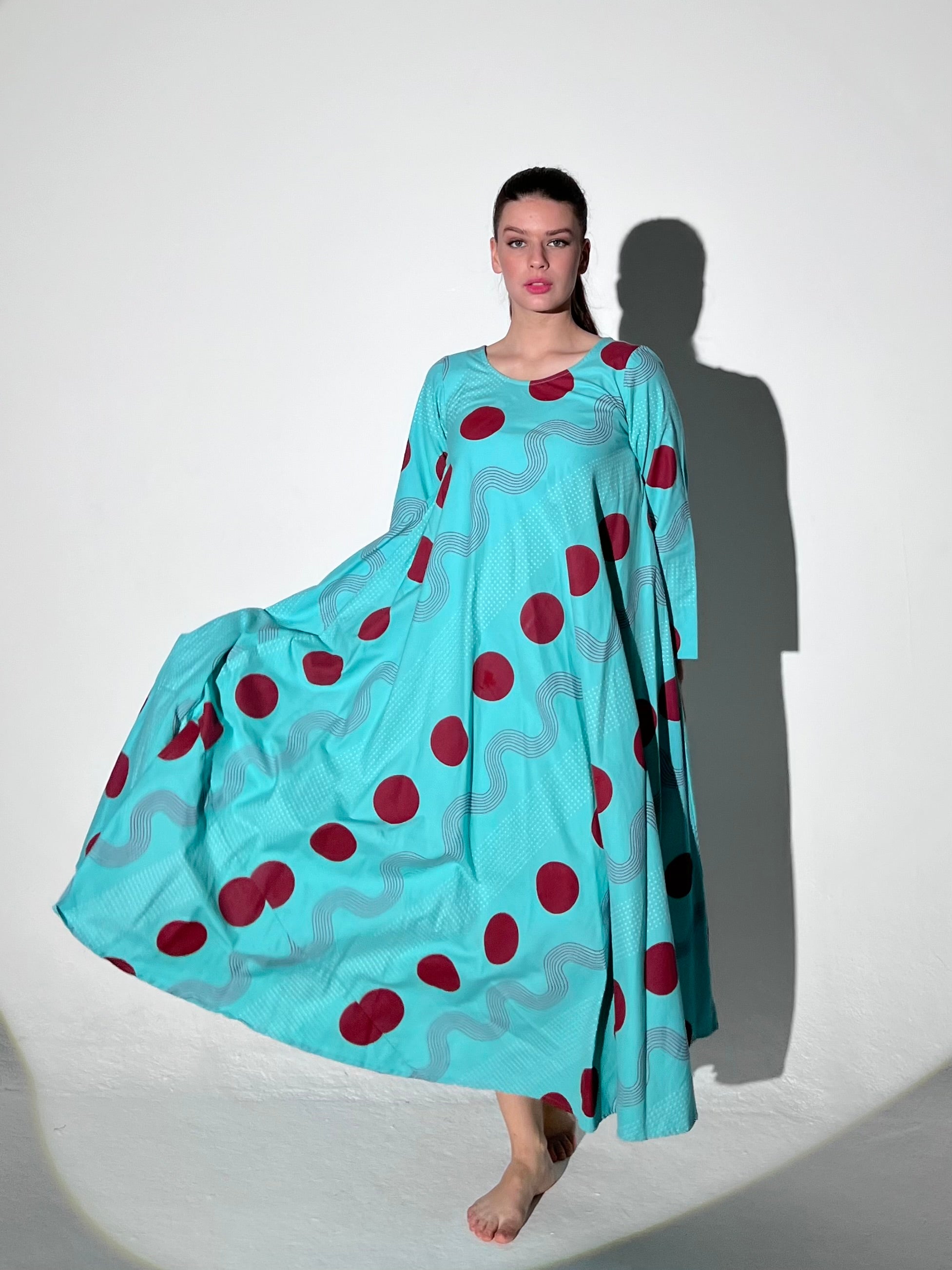 Tent dress with sleeves green dots and wave