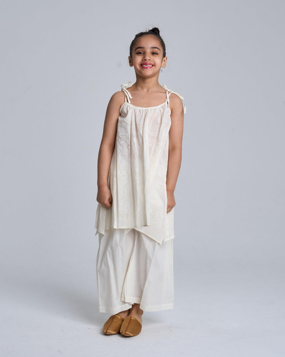 Kids 11- sleeveless +loose pants 8D