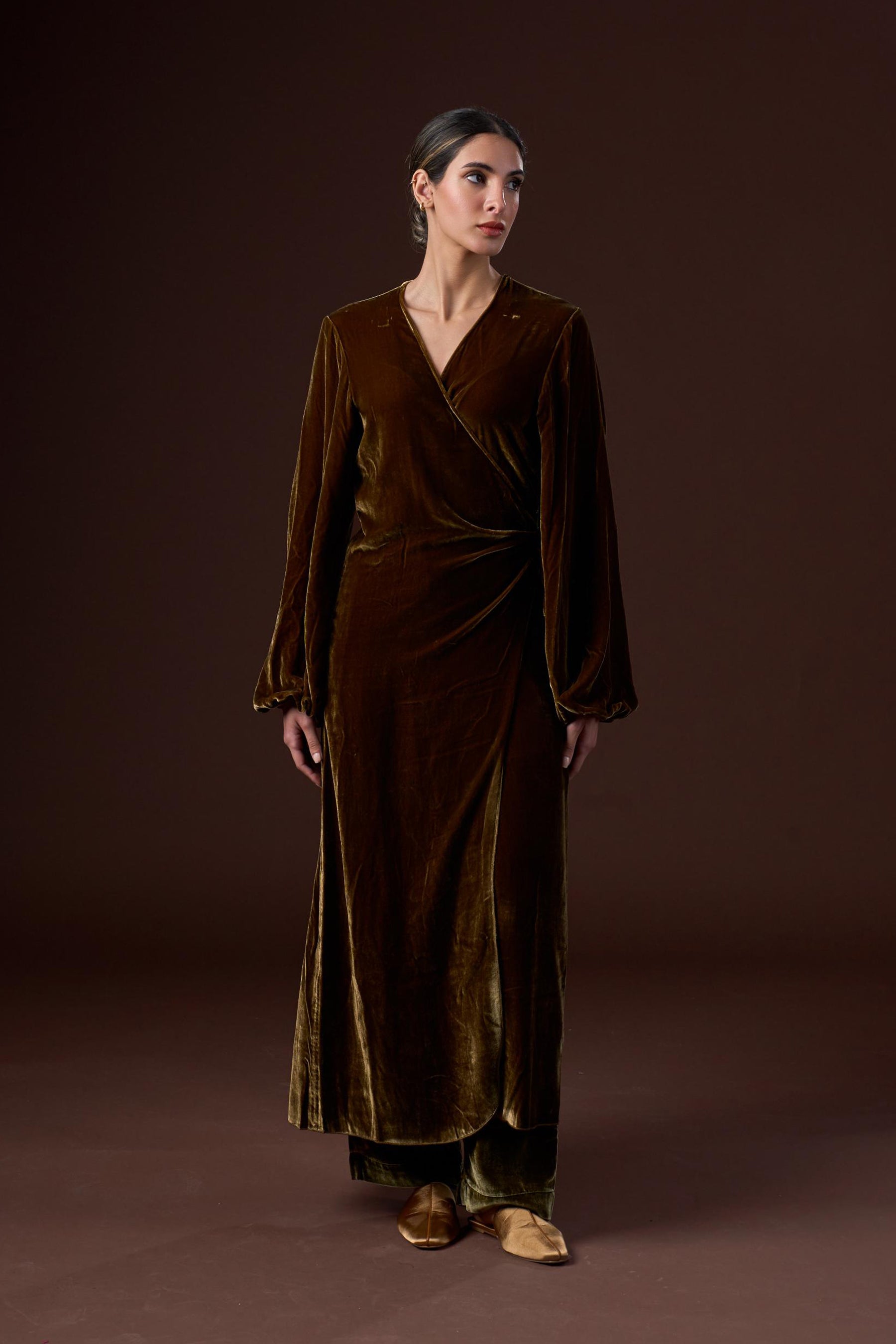 SILK VELVET BISHT WITH PANTS