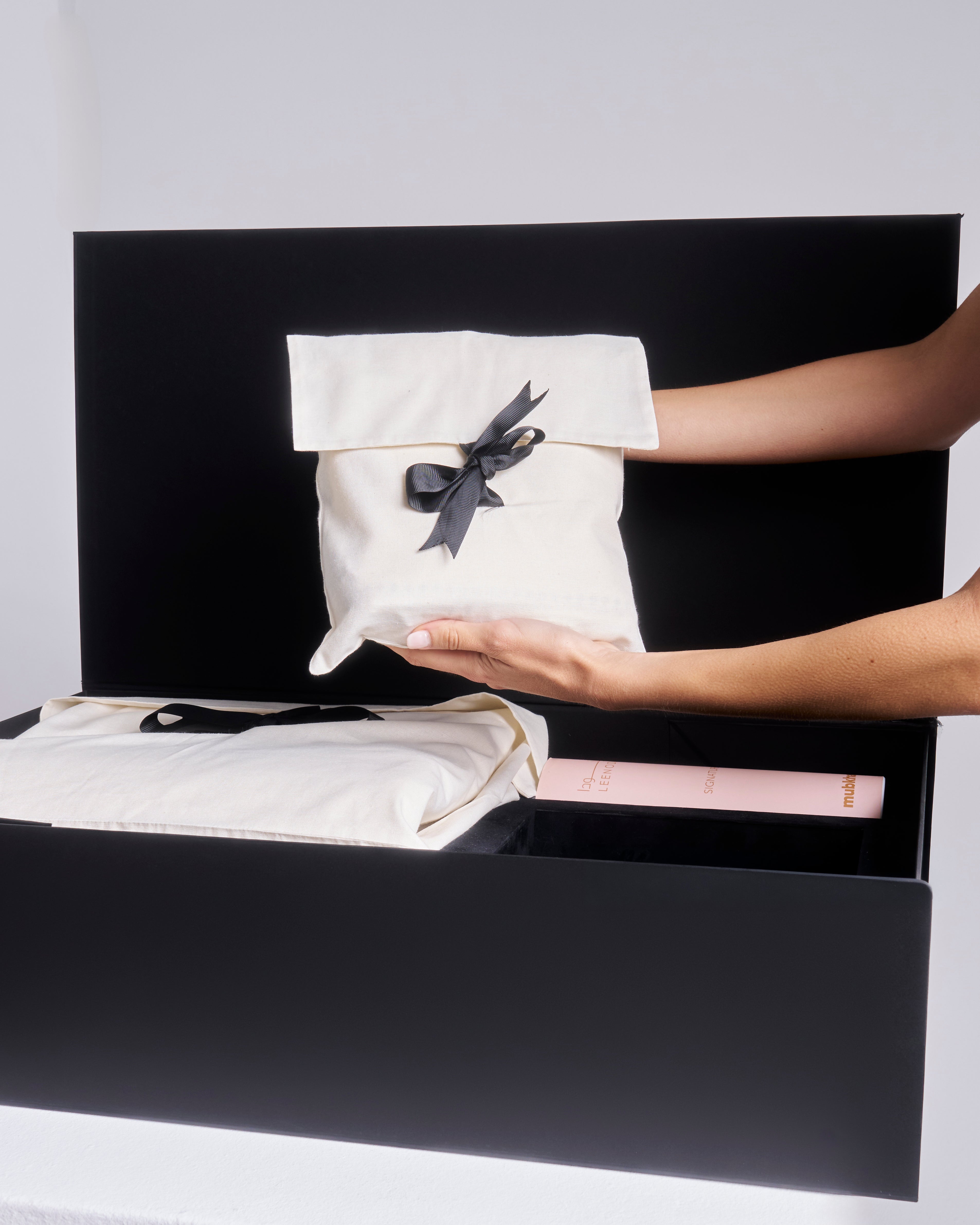 Gift Box Signature Allover