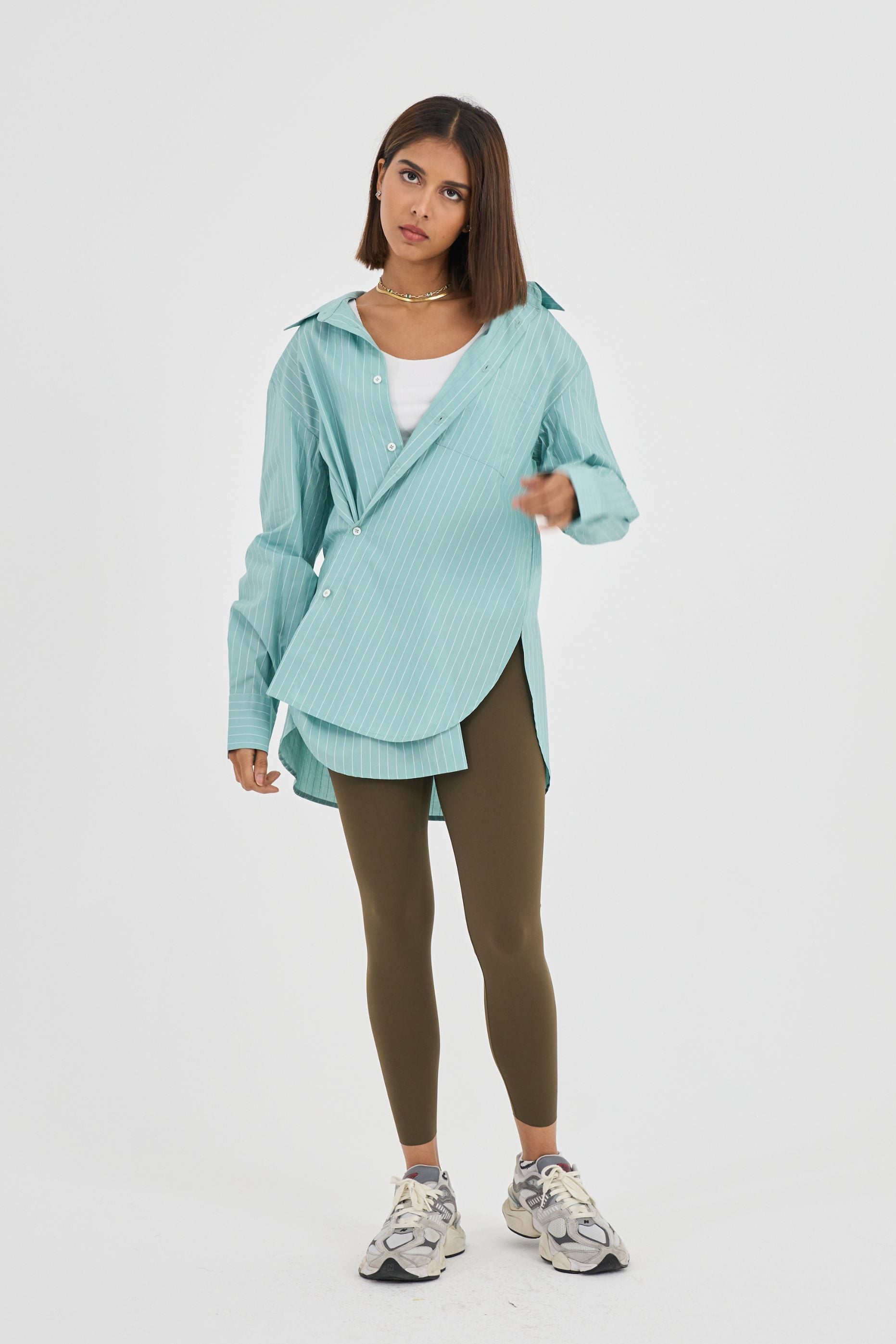 Side button Aqua shirt