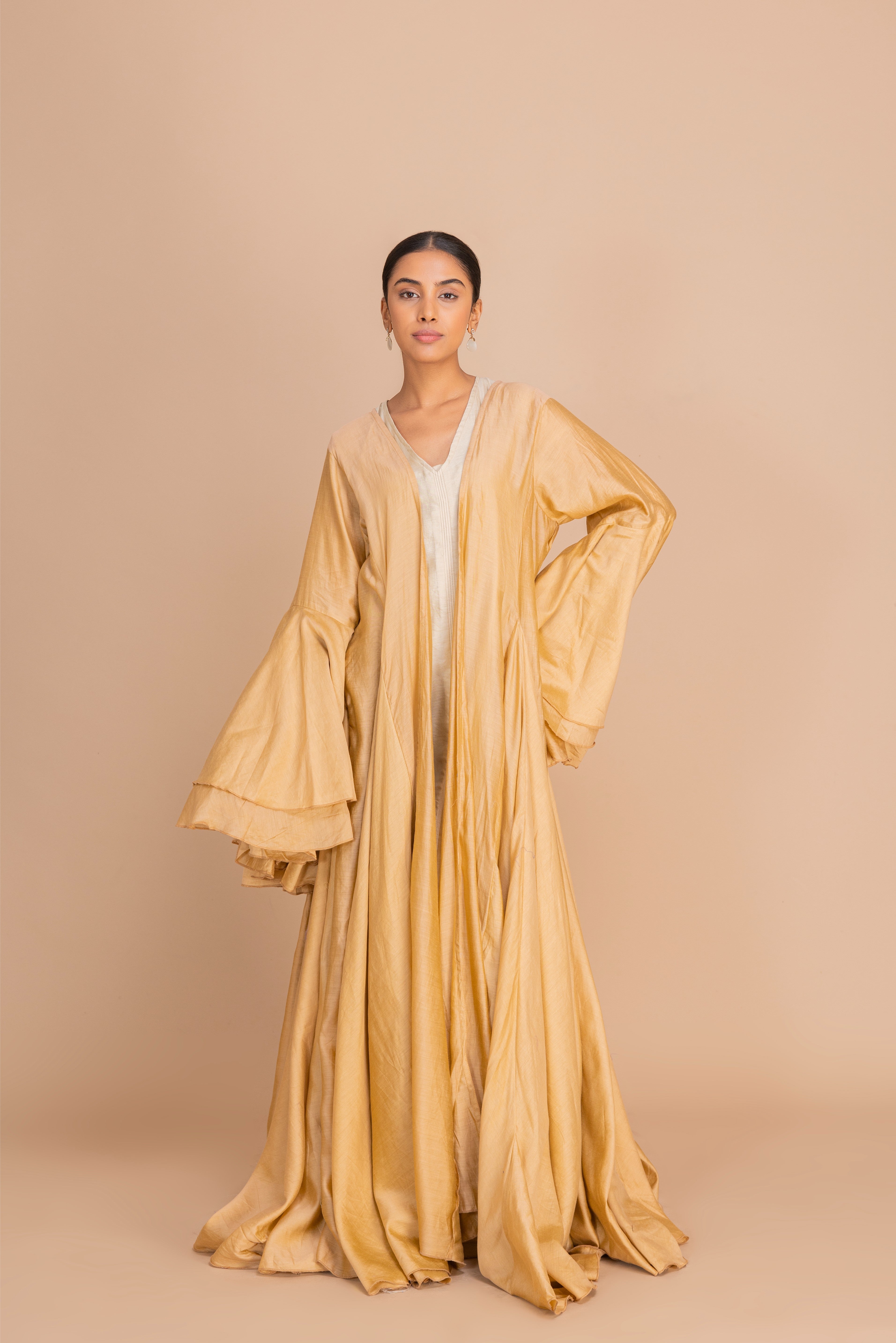 12 WIDE SLEEVES BISHT SET SAND PERSIAN