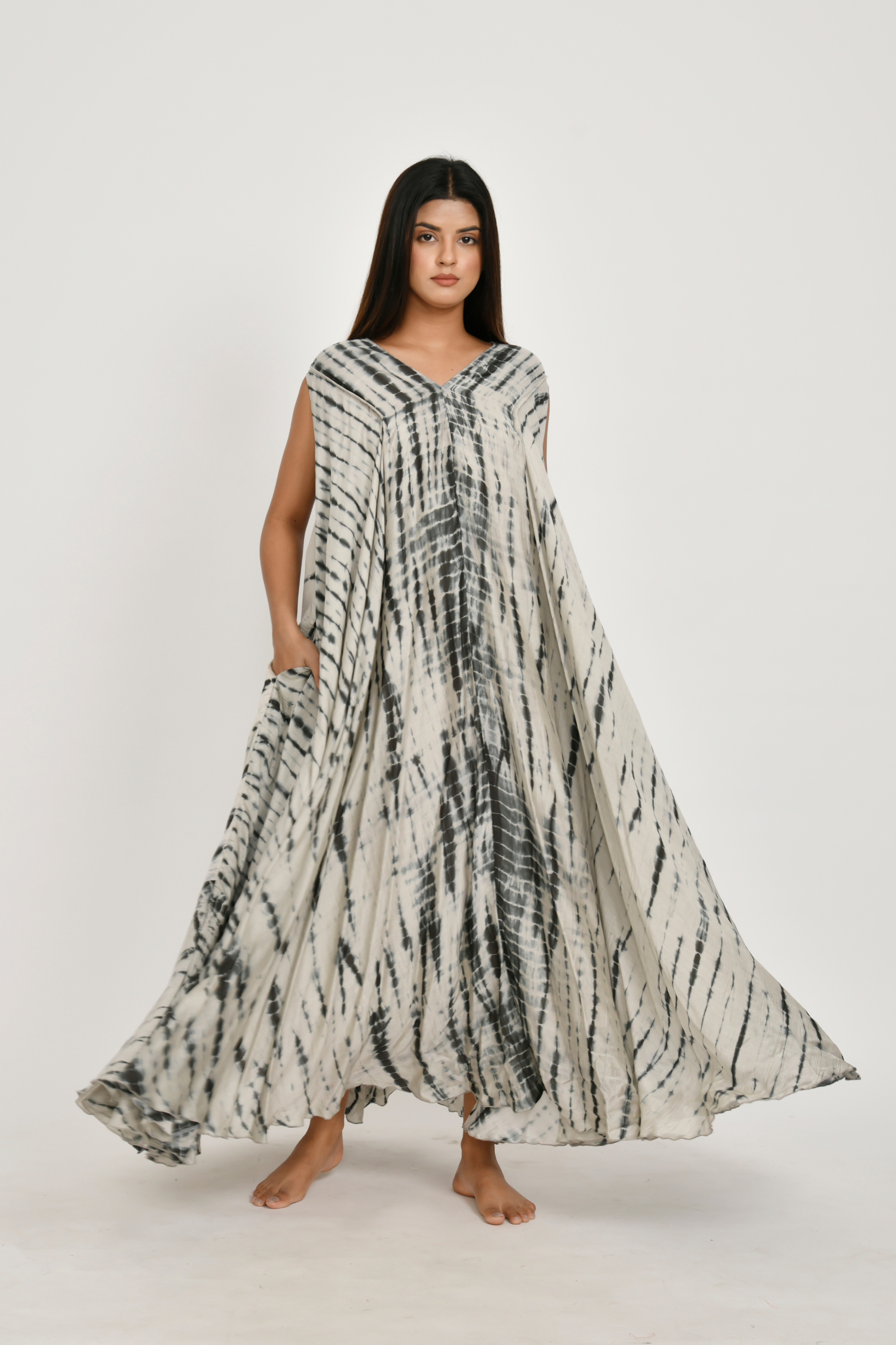 2 Vneck sleeveless 16C