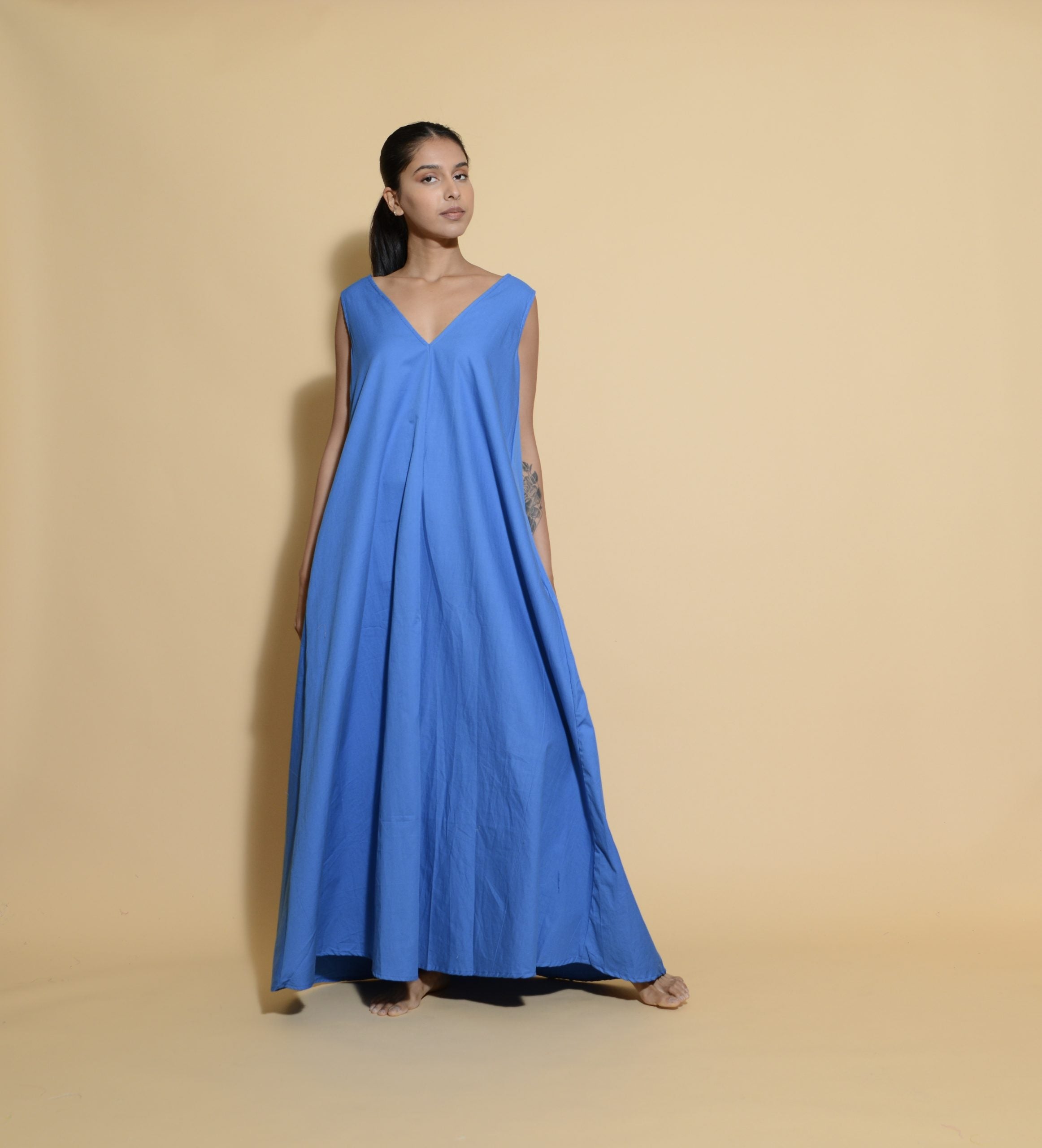 Deep v neck sleeveless dress plain blue